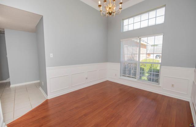 225 Autumn Woods Drive Gallery 3