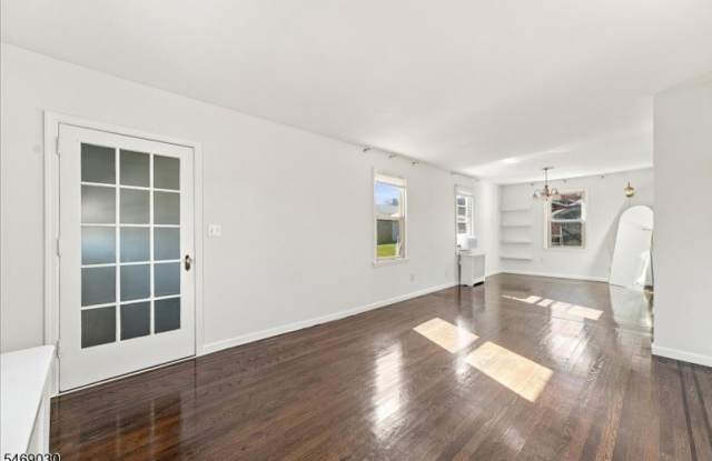 2018 Lentz Ave Gallery 3