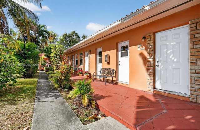 140 SW 30th Ct photos photos