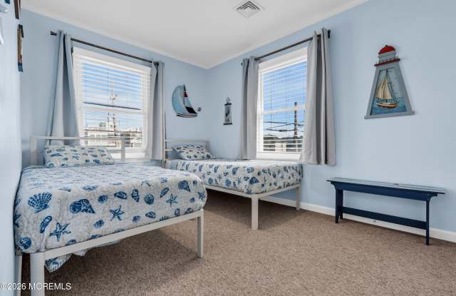 102 W Spray Way Gallery 3