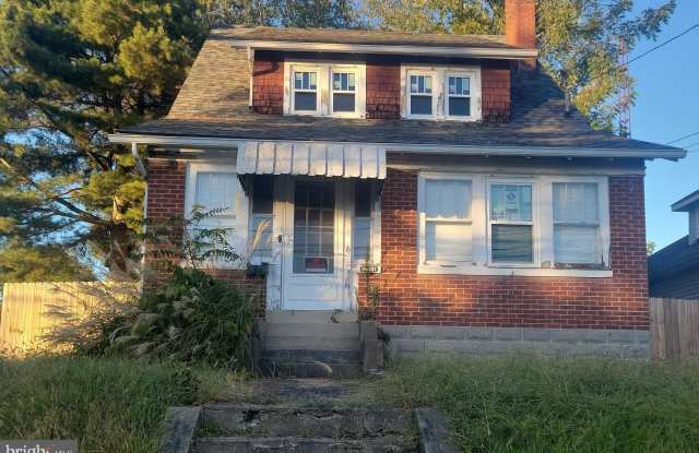 1301 13TH Street - 1301 13th Street, Vienna, WV 26105