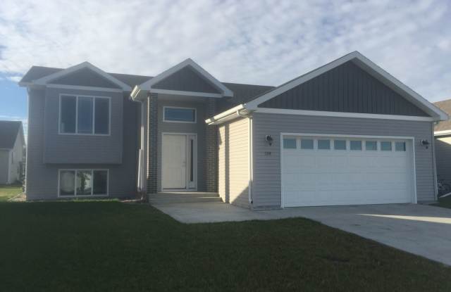 4 Bed 3 Bath Single Family Home photos photos