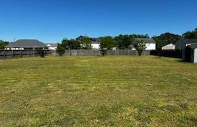 3bd 2.5ba w/ loft - Agent Referral = 20% - 105 Willard Way, Onslow County, NC 28518