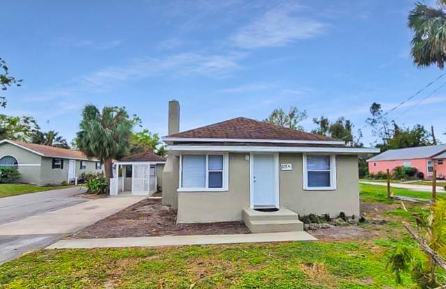 Nokomis Annual Home for Rent - 115 Avenue De La Isla, Laurel, FL 34275