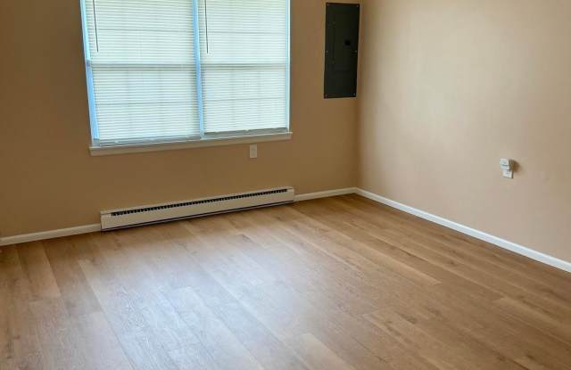 840 E Inverness Court Gallery 4