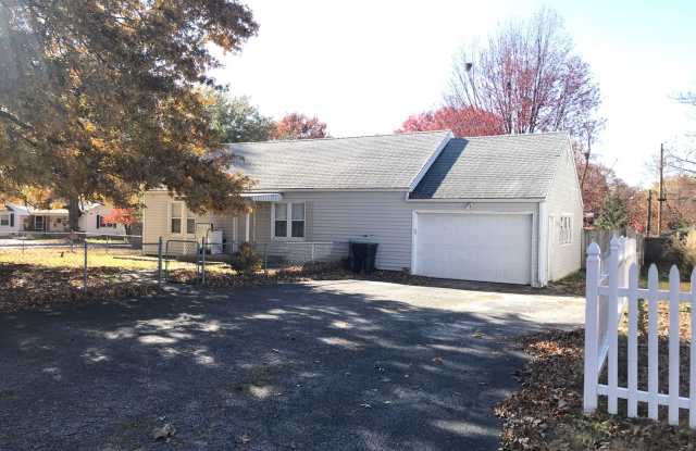 Charming home with a one car attached garage. Gallery 1
