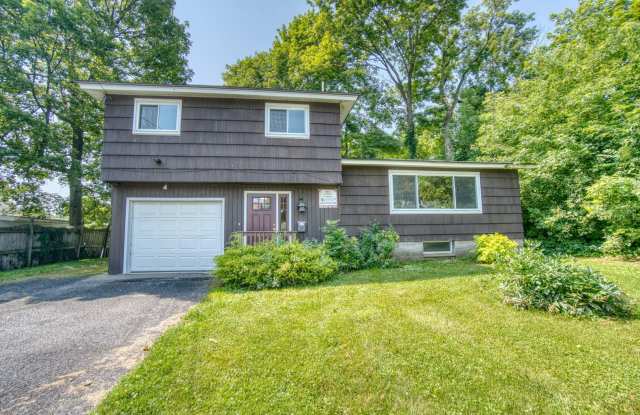 204 Jerome - AVAILABLE 7/1/27 - Beautiful 5 Bedroom Single Family Home With Private Backyard and Back Porch photos photos