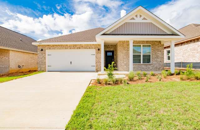 Quiet Family Home in Cantonment photos photos