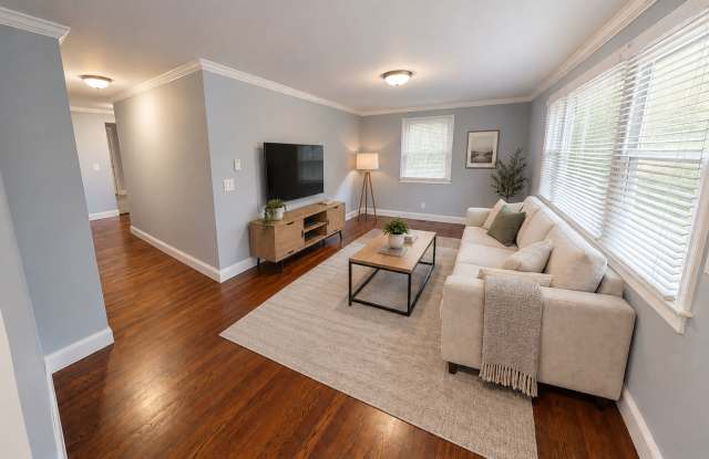 Room for Rent $1200 in 3 Bed Apartment Gallery 3