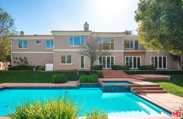 11221 Briarcliff Ln Gallery 3