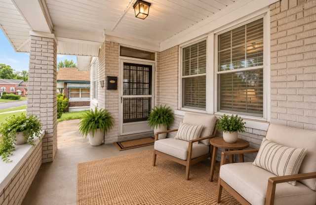 RENOVATED 3 Bedroom 1 bathroom home in Glenview! Gallery 3