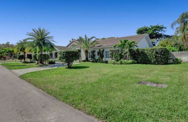 18440 SW 79th Ct Gallery 4