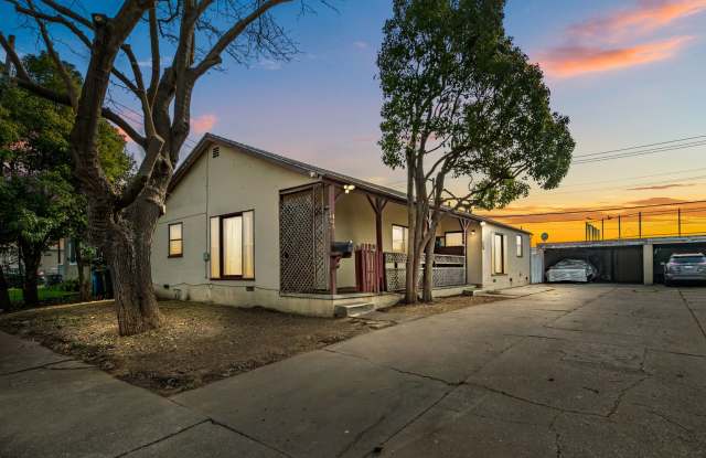 Cozy and Cute 2bedroom 1 bathroom duplex in Vallejo! photos photos