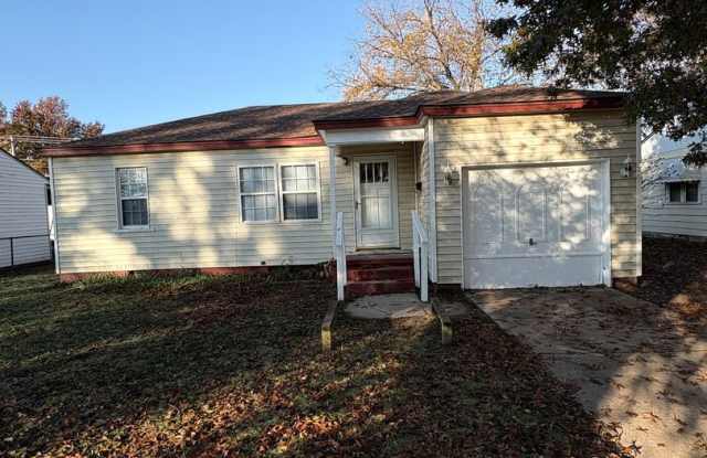 1730 S Hudson - 1730 South Hudson Drive, Enid, OK 73703