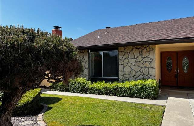 29415 Vista Plaza Drive Gallery 3