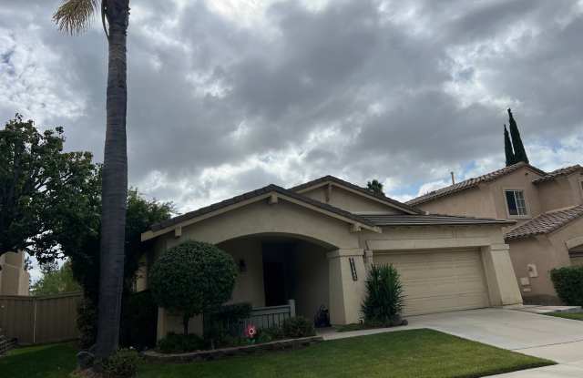 Updated Paseo Del Sol single story 3 Bedroom Home for rent photos photos