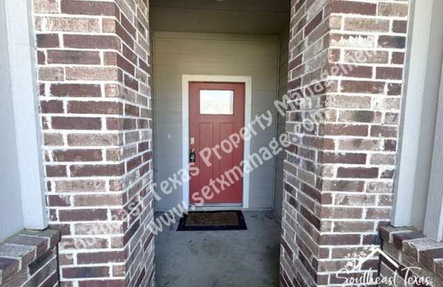 111 Lakeway Circle Gallery 2