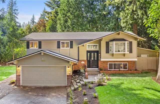 Beautifully refreshed gem with 4 beds and 2 baths in Sammamish!!! photos photos