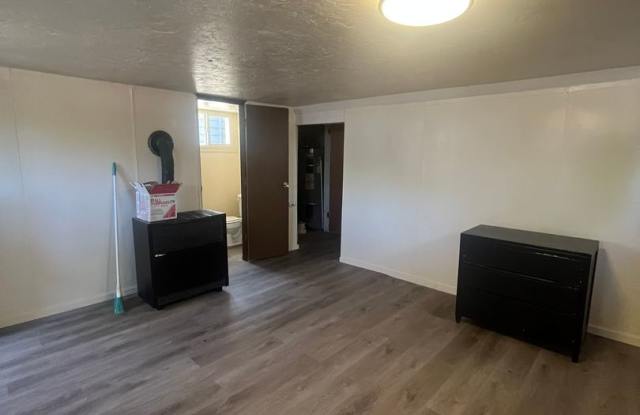 1-Bedroom Apartment in downtown Eugene Gallery 3