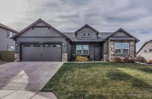 ***$1,000 OFF FIRST MONTH*** Beautiful SW Redmond 4 Bedroom Home! 4368 SW Umatilla Ave photos photos