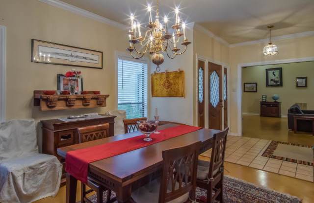 9103 Oak Ledge Drive Gallery 4