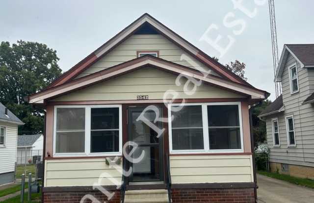 Charming 3-Bed, 1.5-Bath Home with Spacious Living Areas photos photos Charming 3-Bed, 1.5-Bath Home with Spacious Living Areas photos photos