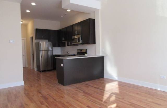 1450 W Barry Ave # 2 - 1450 West Barry Avenue, Chicago, IL 60657
