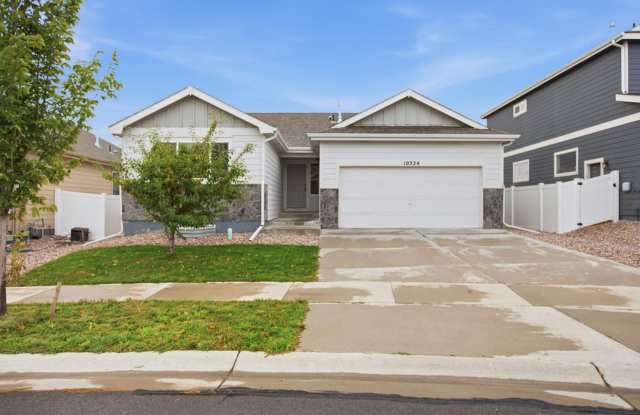 Charming 3 Bedroom, 2 Bath Home in West Greeley Gallery 1
