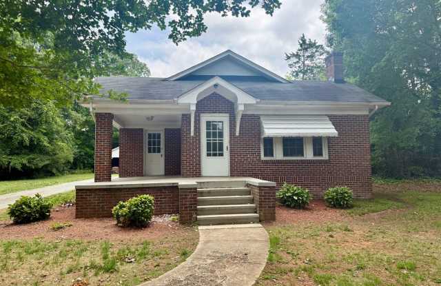 3 bedroom, 1 bath house in Burlington photos photos