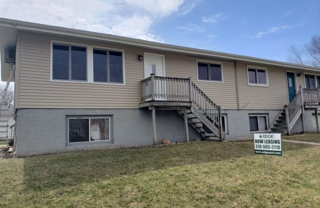 2408 Crescent - 2408 Crescent Dr, Cedar Falls, IA 50613