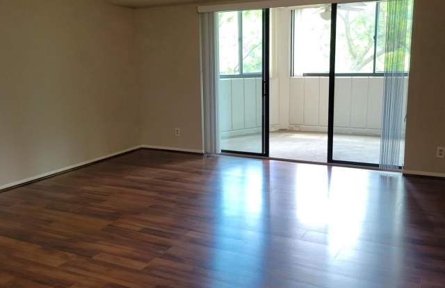5901 MOUNT EAGLE Drive Gallery 3