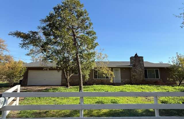 5710 Kelsey Creek Dr - 5710 Kelsey Creek Drive, Kelseyville, CA 95451