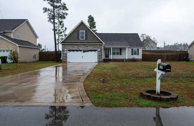 302 Sinclair Lane - 302 Sinclair Lane, Onslow County, NC 28539