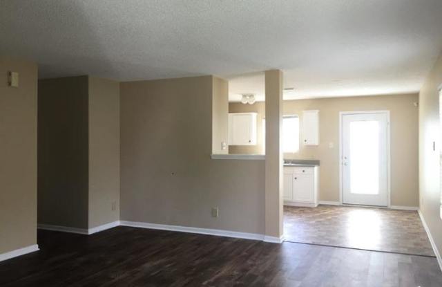 8607 Bluff Point Drive Gallery 4