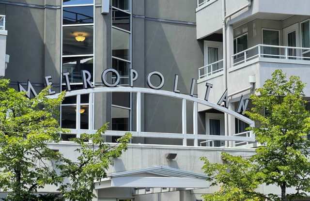 Fantastic Condo in the Heart of Downtown Bellevue with A/C and Assigned Garage Parking photos photos