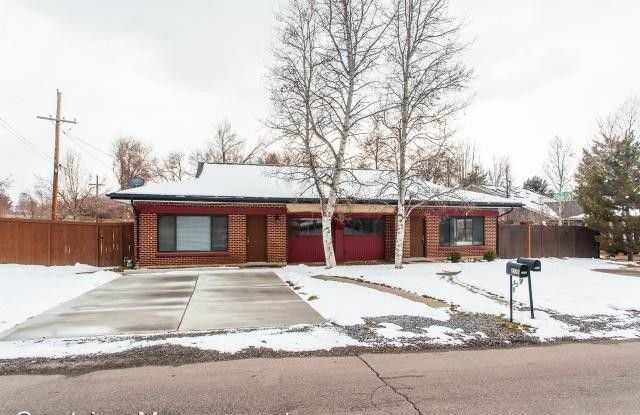 2168 E Fardown Avenue Gallery 2