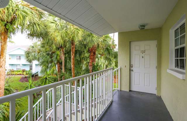 **LOVELY FULLY FURNISHED SEASONAL RENTAL**2 BEDS/2 BATHS**BONITA SPRINGS** photos photos