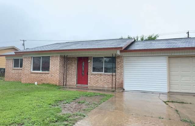 Renovated 3-bedroom 2-bathroom house! HOUSING ACCEPTED! photos photos