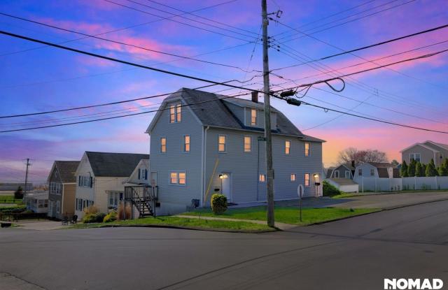 Charming 2BR Duplex in West Haven photos photos