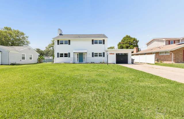**WATERFRONT RENTAL WITH DEEP WATER ACCESS in Grandview Shores!** Gallery 3