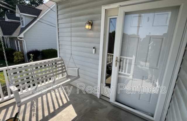 2119 Silverbrook Dr Gallery 2