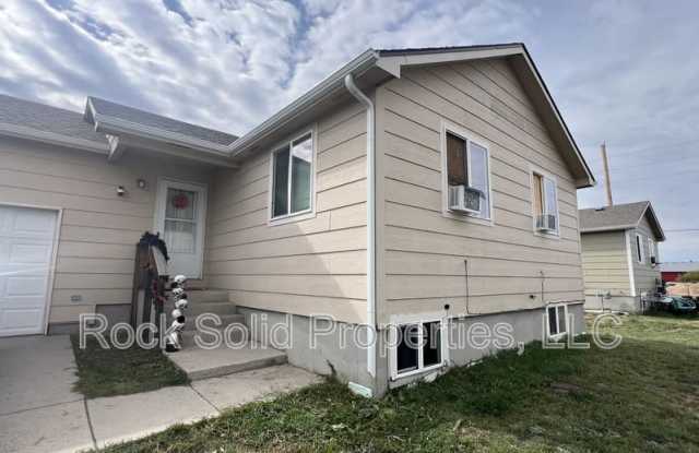 907 Arcadian Drive - 907 Arcadian Drive, Fox Farm-College, WY 82007 907 Arcadian Drive - 907 Arcadian Drive, Fox Farm-College, WY 82007