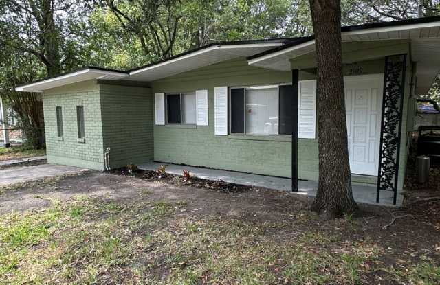 **4/2 BR Single Family home : Available Now photos photos
