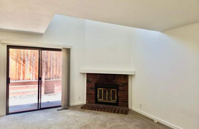 Campbell Townhouse with 2 Bedrooms and Office Space! Gallery 3