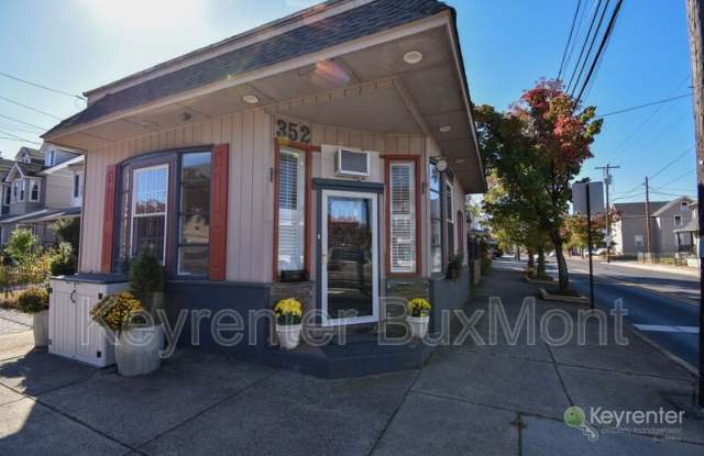 352 Jefferson Ave - 352 Jefferson Avenue, Bristol, PA 19007