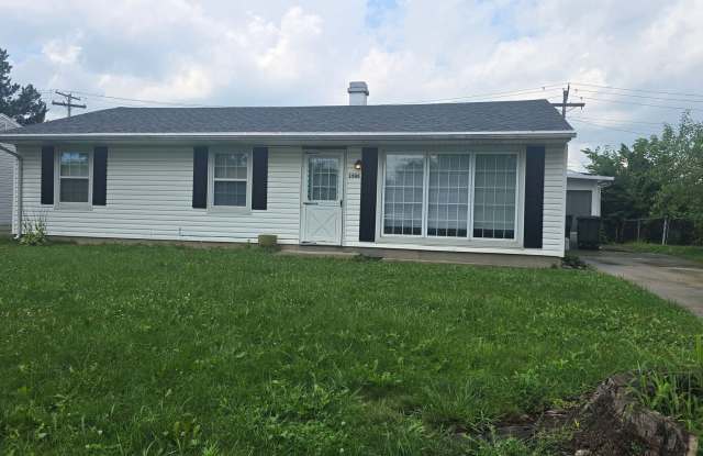 3 Bed/1.5 Bath - With Garage and Sun Room! photos photos