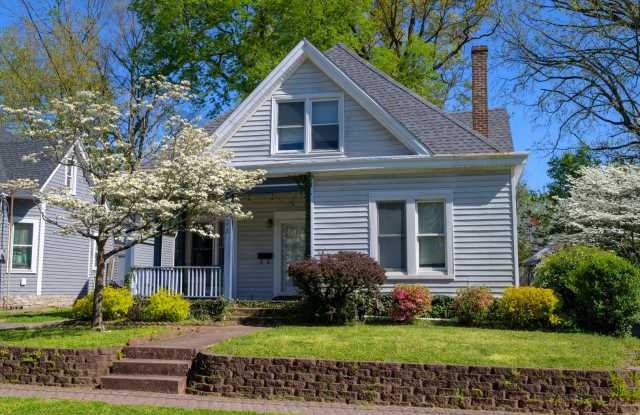 VIRTUAL SHOWINGS AVAILABLE - Updated 5 Bedroom near Campus! - 346 Oldham Avenue, Lexington, KY 40502