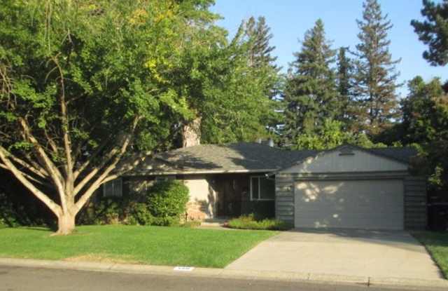 3 bedroom home close to Land Park photos photos