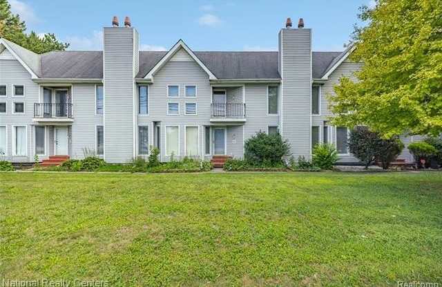 5274 E 14 Mile Road Gallery 2