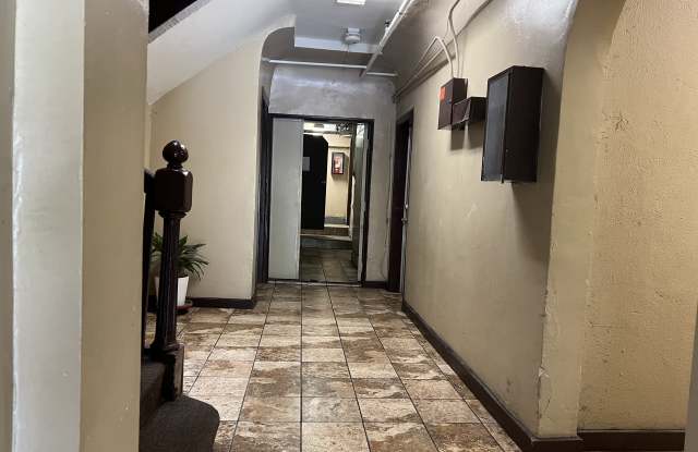135 N New Hampshire Ave Gallery 3